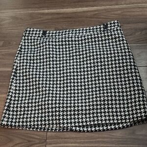 Classic Black and White Houndstooth Mini Skirt
